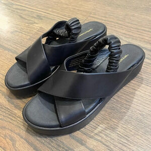 New INTENTIONALLY BLANK Starry Black Leather Sandals
size 7